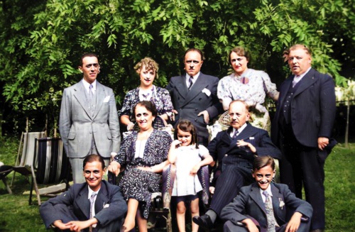 En vacances &agrave; Rouen
Haut : Jacques, fr&egrave;re de Simone, Geo, Madeleine, soeur de Simone, son mari Ren&eacute; H&eacute;duit, Bas :  Philippe, Gabrielle Dessapt (maman de Simone), Fran&ccedil;oise H&eacute;duit, Robert Dessapt et Pierre Delarue